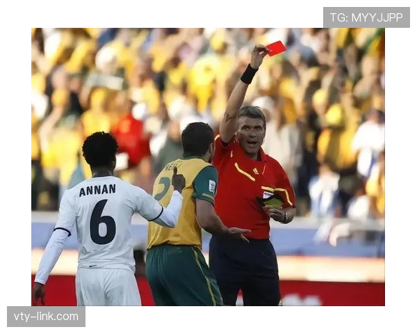 香川真司回撤接应主导进攻，连续关键战盘活中场